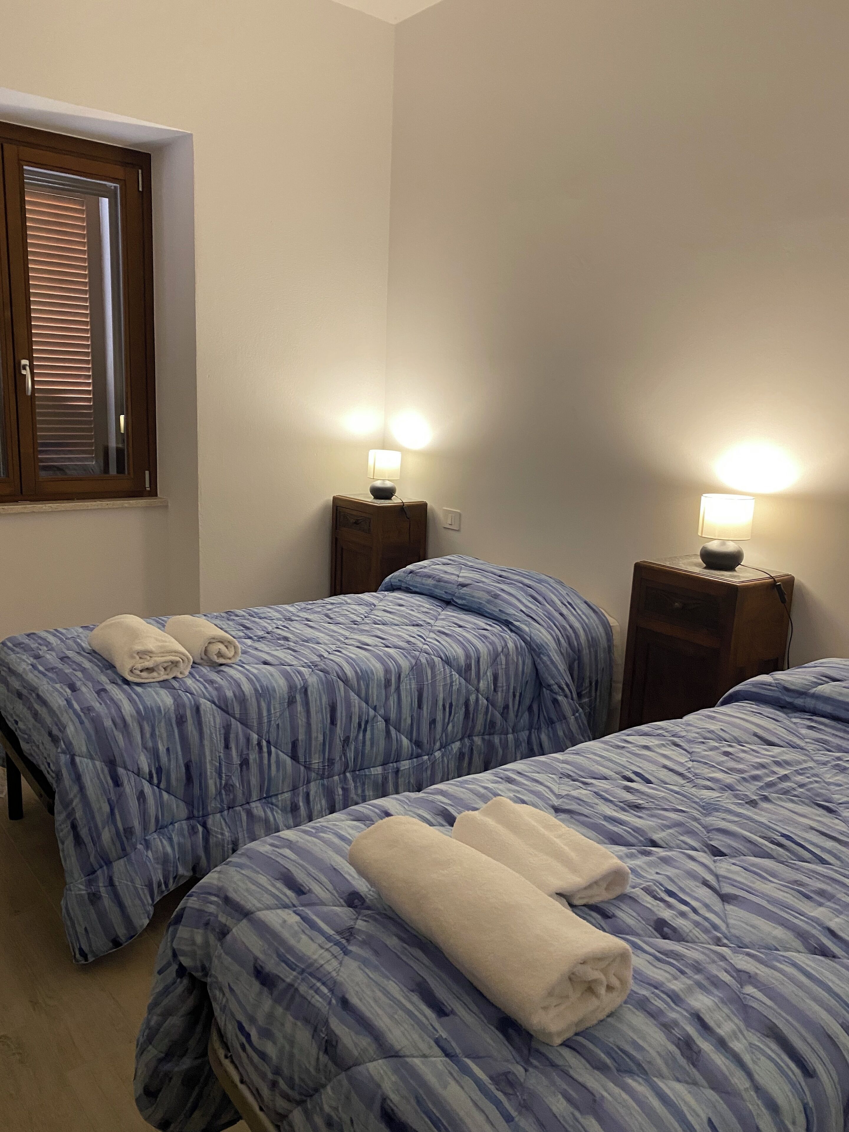 3 室のベッドルーム、アイロン / アイロン台、インターネット、ベッドシーツ