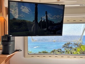 Interior - Goat Island Beach Reserve, Water front.. Get-away! (Leigh)