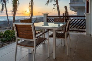 Outdoor dining - Two Bedroom Ocean Front (Bajos de Chila)