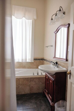 Handtücher, Seife, Toilettenpapier