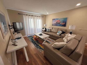TV - Summer Deals! Siesta Key Hideaway at Palm Bay Club Unit #311 (Siesta Key)