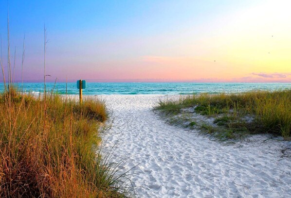 Beach nearby - Summer Deals! Siesta Key Hideaway at Palm Bay Club Unit #311 (Siesta Key)
