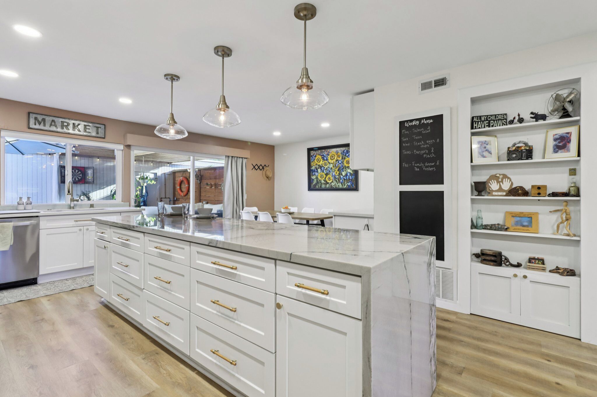 Mikrowelle, Herdplatte, Geschirrspüler