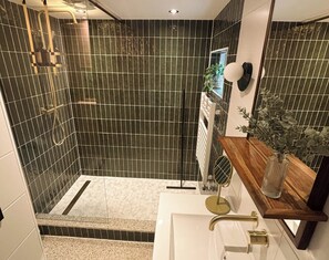 Shower, hair dryer, towels, soap - The Boshuisje in the Veluwe (Nunspeet)