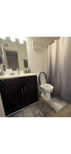 Håndklær og toalettpapir