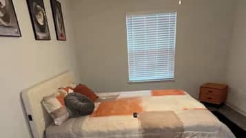 1 soverom, strykejern/-brett, wi-fi og sengetøy