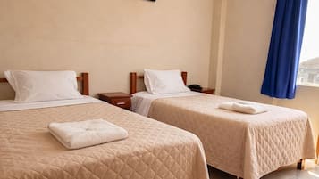 Habitación doble clásica | Escritorio y wifi gratis
