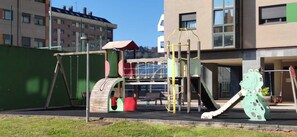 Children’s area - Penthouse Mirador del Naranco-Parking Residential Zone-. (Oviedo)