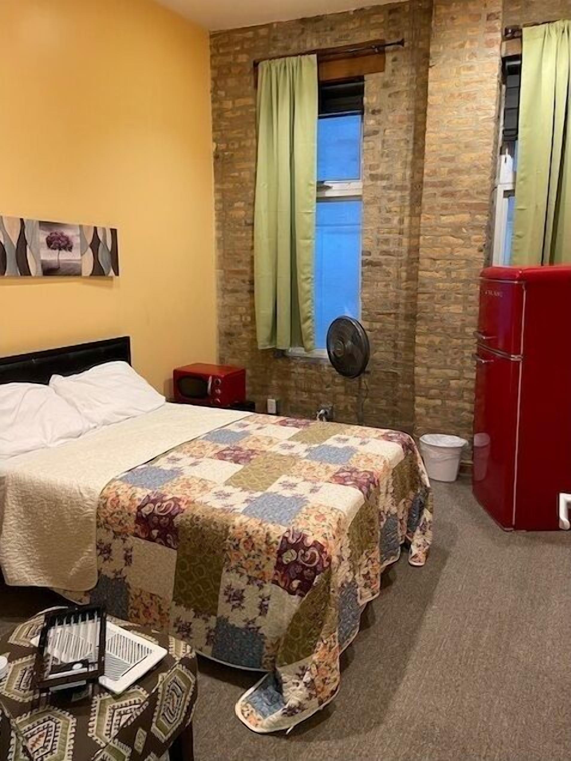 1 多间卧室、熨斗/熨衣板、WiFi、床单