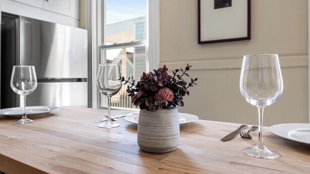 Dining - Happy Salem 3BR/2BA • Salem Sights on Foot (Salem)