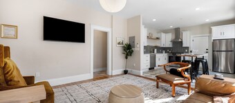 Happy Salem 3BR/2BA • Salem Sights on Foot