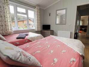 3 habitaciones, decoración personalizada y muebles diferentes 