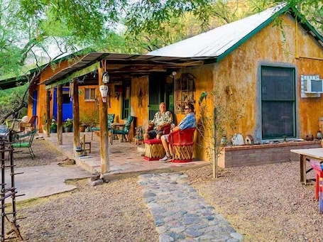 テラス / パティオ. Charming Orchard Casita in Aravaipa