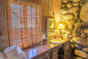 Luokittelematon kuva, 4 kautta 16, painike