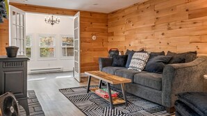 Living area - Sebago Pines Hideaway-Fire Pit/Beach Access/Family Friendly (Naples)