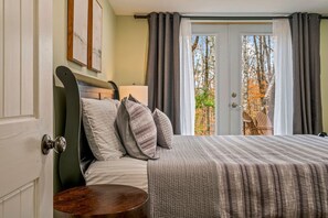 3 makuuhuonetta, silitysrauta/-lauta, Wi-Fi, vuodevaatteet