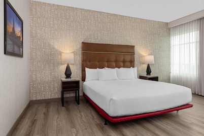 Drury Plaza Hotel Mobile