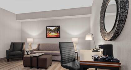 Drury Plaza Hotel Mobile