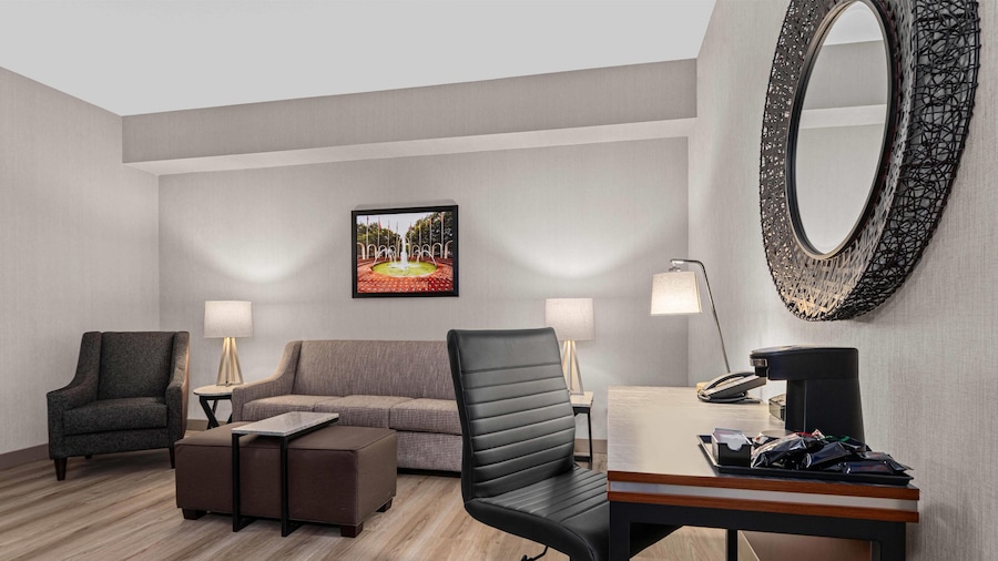 Drury Plaza Hotel Mobile