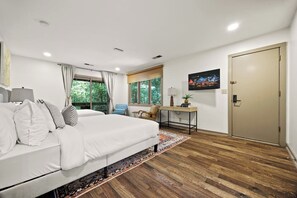 4 habitaciones, escritorio, tabla de planchar con plancha y wifi gratis 