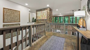 Unclassified image, 4 of 65, button - Spacious Designer Stay Near Callaway Waterpark (Pine Mountain)