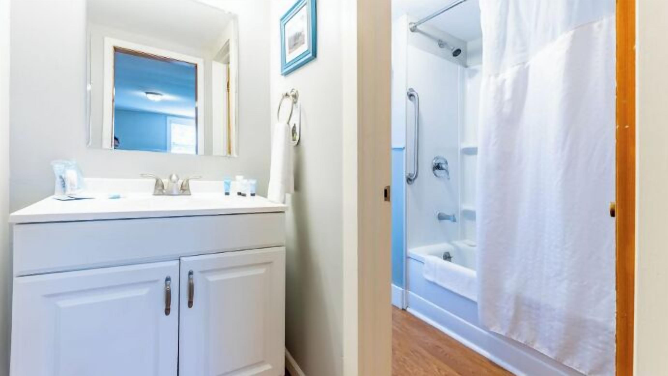 Sèche-cheveux, serviettes fournies