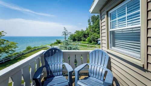 Two queen beds and one double bed