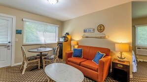 Unclassified image, 4 of 9, button - Top Floor Chalet that sleeps large groups (Whitehall)
