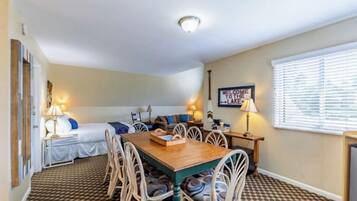 1 chambre, fer et planche Ă repasser, Wi-Fi gratuit, draps fournis