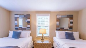 1 bedroom, free WiFi, bed sheets, wheelchair access - Cottage E - Handicap accessible entrance ramp. 2 bedrooms (Whitehall)