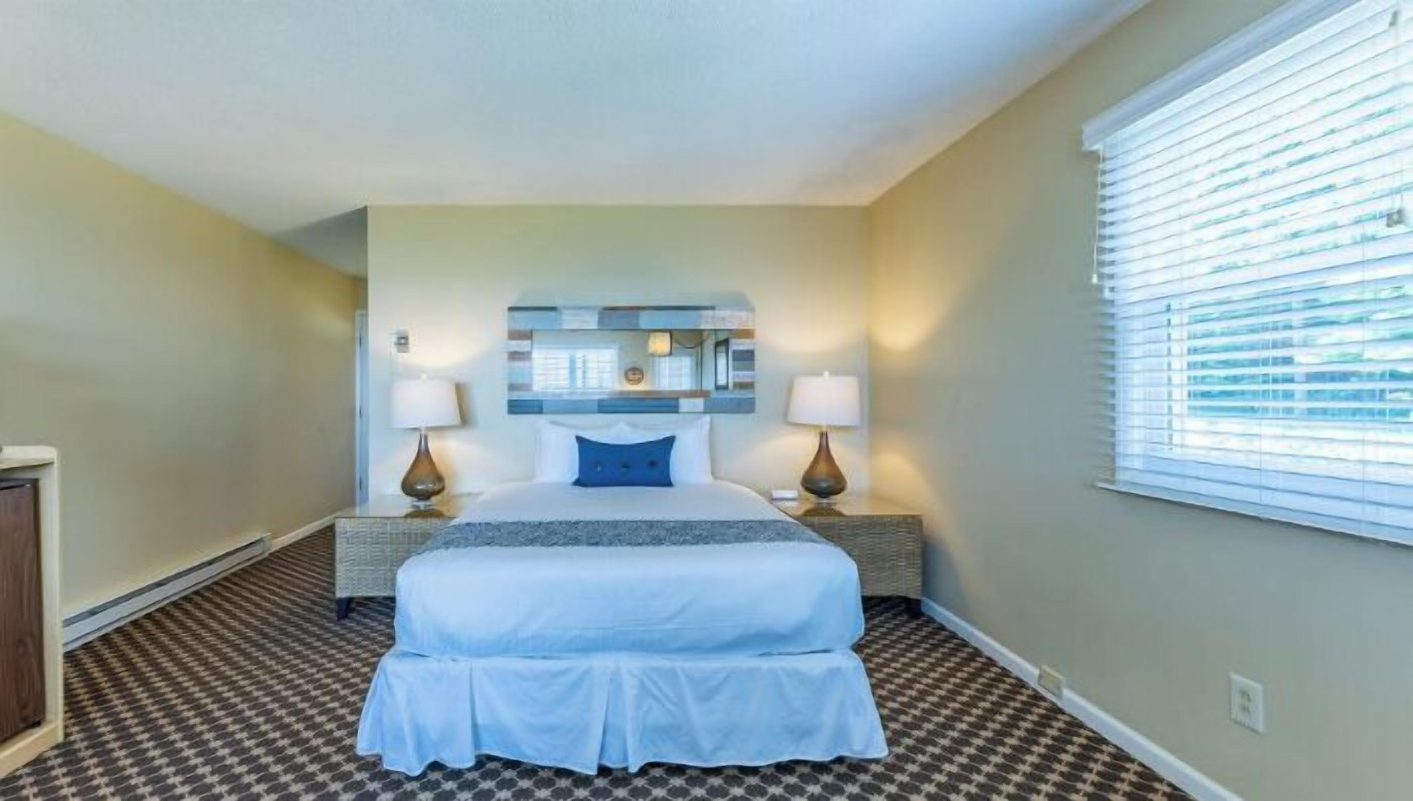 Fer et planche à repasser, Wi-Fi gratuit, draps fournis