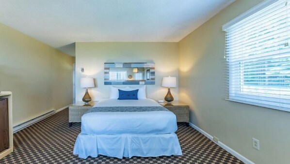 Iron/ironing board, free WiFi, bed sheets