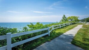 Property grounds - Surfside 2 - 1 Queen bed and 1 queen sofa sleeper (Whitehall)