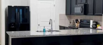 Spacious 4-bedroom house in fabulous Kyle with AC comfort