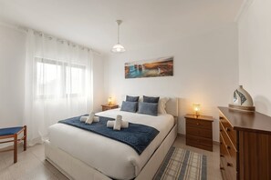 3 bedrooms, iron/ironing board, travel cot, free WiFi - Ocean Breeze Baleal - 5 min walk to the beach (Peniche)