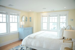 4 habitaciones, tabla de planchar con plancha, wifi y ropa de cama