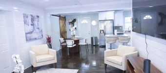 Lux 4bedroom Retreat 20 minutes 2 Atlanta DT
Fire Pit✅ BigYard✅ Sleeps 14✅ Cozy✅