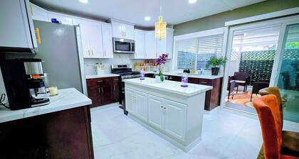 Luxury 4BR, 4 bedrms/6beds Smart Home in San Diego