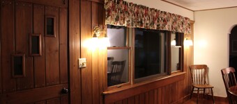 Cedarwood, Rent 3 Get one Free Nov. 1 - May 31st! - Fish Creek, Family Friendly