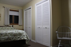 4 makuuhuonetta, silitysrauta/-lauta, Wi-Fi, vuodevaatteet