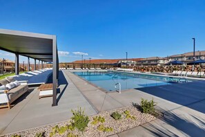 Pool - Heated Pool Available Close to Parks -Book & Save! (Washington)