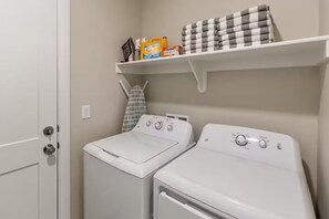 Interior - Heated Pool Available Close to Parks -Book & Save! (Washington)