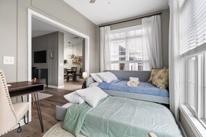 2 chambres, fer et planche à repasser, accès Internet, draps fournis