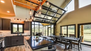 Dining - Discover the perfect escape in our brand-new, secluded cabin in nature's embrace (Blue River)