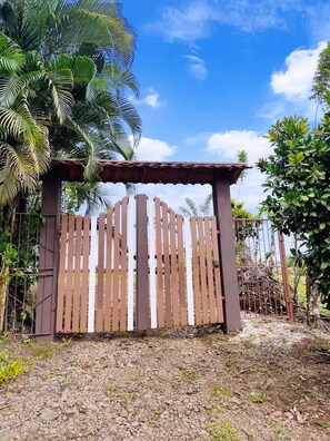 Property grounds - Apt. 1 Hills Villa Rio Celeste, Volcan Tenorio. (Katira)