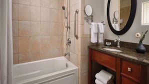 Hair dryer, towels, soap, toilet paper - Resort with 1 bdrm close to Waste Mngmt. Phoenix Golf Tournament in Scottsdale (Scottsdale)