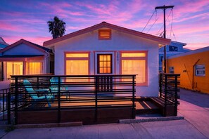 Exterior - Beach to Bay  The Ultimate SD location (San Diego)