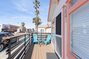 Property grounds - Beach to Bay  The Ultimate SD location (San Diego)