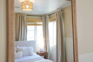 Bügeleisen/Bügelbrett, Reisekinderbett, WLAN, Bettwäsche