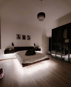 Bügeleisen/Bügelbrett, kostenloses WLAN, Bettwäsche